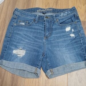 Universal Thread Distressed Mid Rise Boyfriend Short